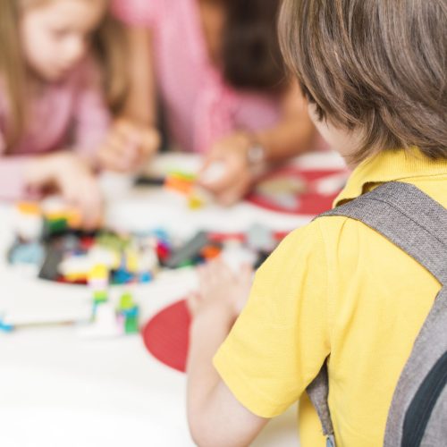 🌈 Viernes Sociales – Tardes llenas de diversión y aprendizaje